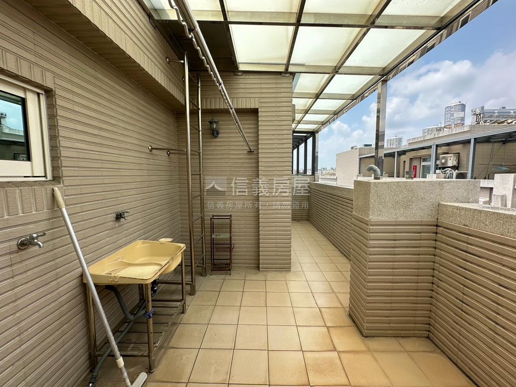 南興大面寬美墅房屋室內格局與周邊環境