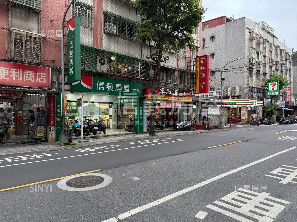 基泰和里四房坡平大車位房屋室內格局與周邊環境