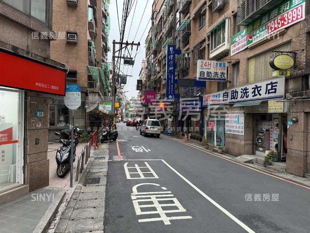 基泰和里四房坡平大車位房屋室內格局與周邊環境