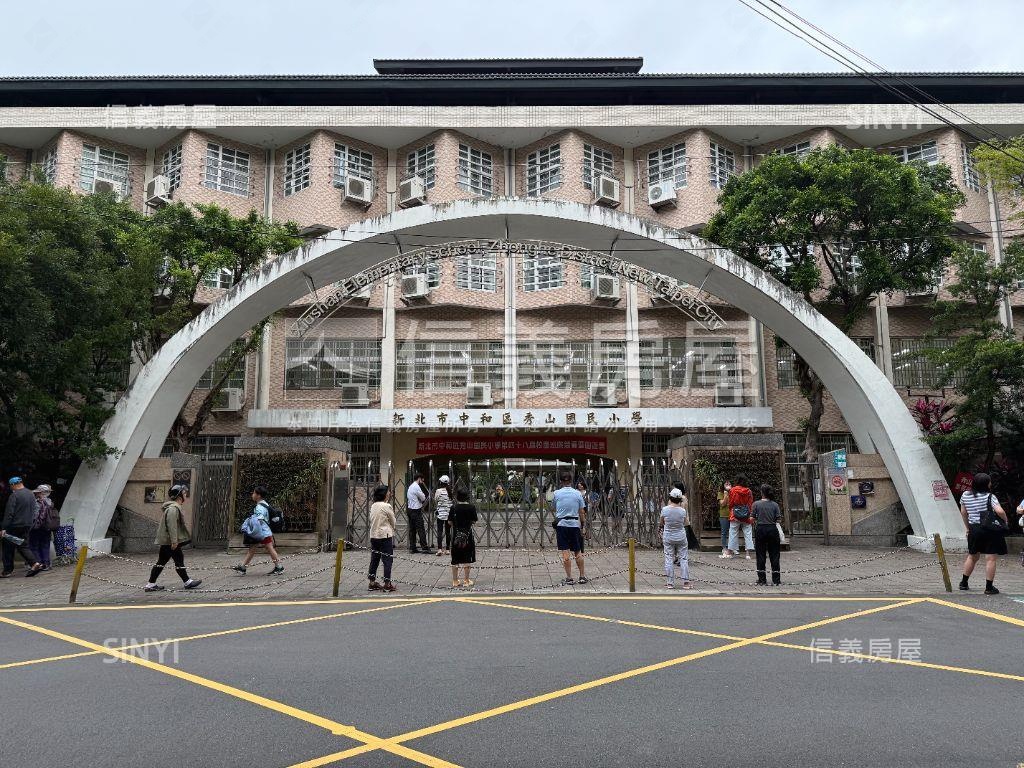 基泰和里四房坡平大車位房屋室內格局與周邊環境