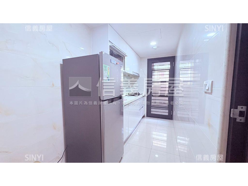 世紀城次頂樓東南景觀三房房屋室內格局與周邊環境
