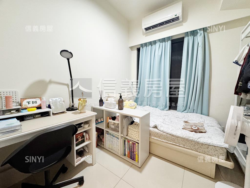 近文山輕屋齡四房平車房屋室內格局與周邊環境