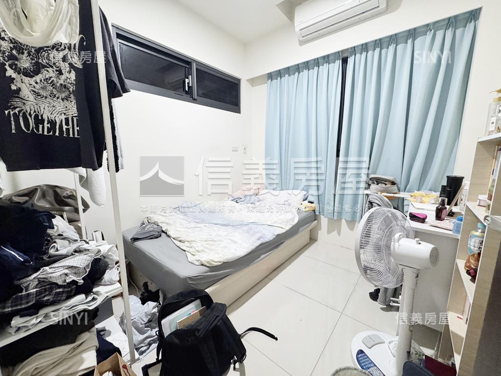 近文山輕屋齡四房平車房屋室內格局與周邊環境