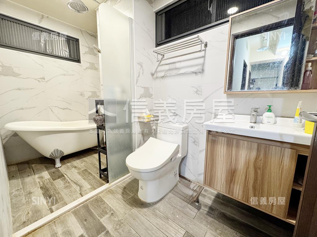 近文山輕屋齡四房平車房屋室內格局與周邊環境