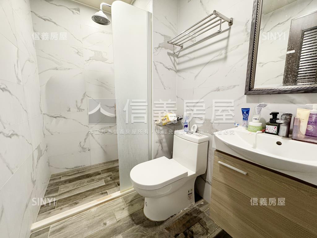 近文山輕屋齡四房平車房屋室內格局與周邊環境