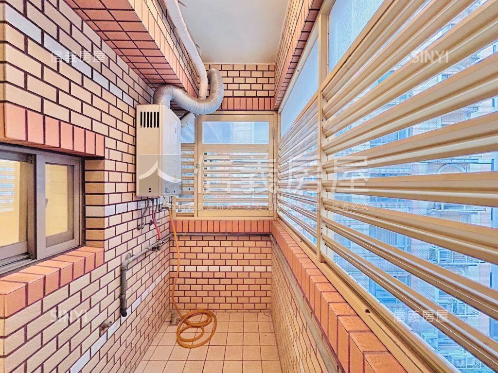 麗寶經典雙車位房屋室內格局與周邊環境