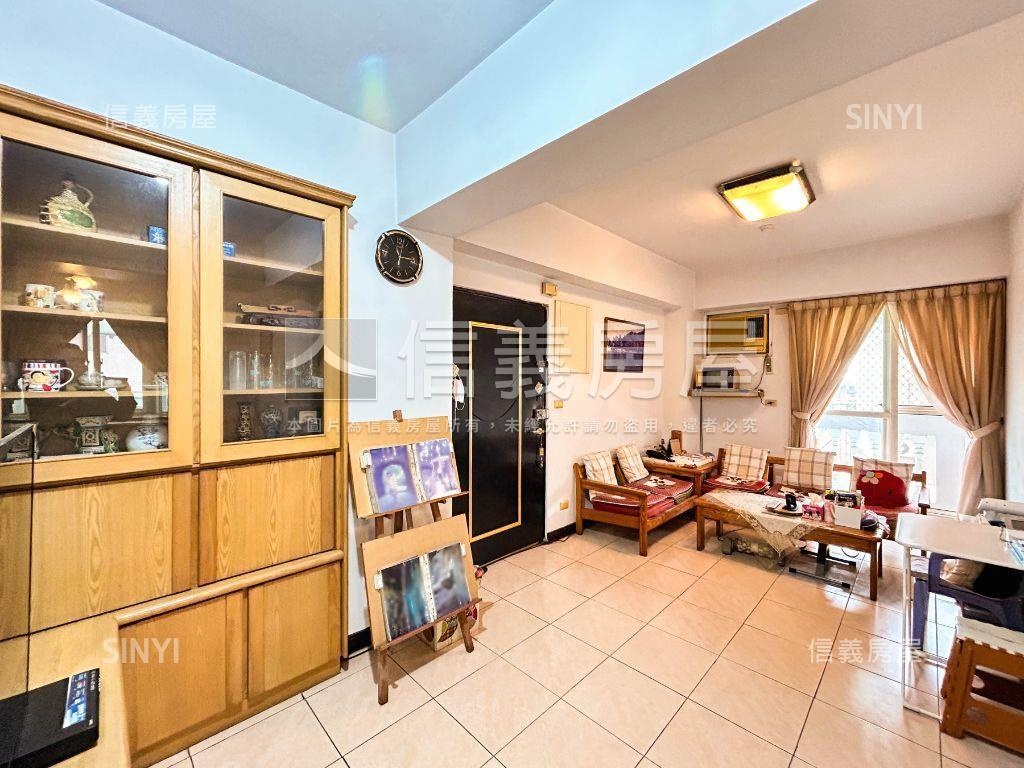 歐洲世界三面採光電梯三房房屋室內格局與周邊環境