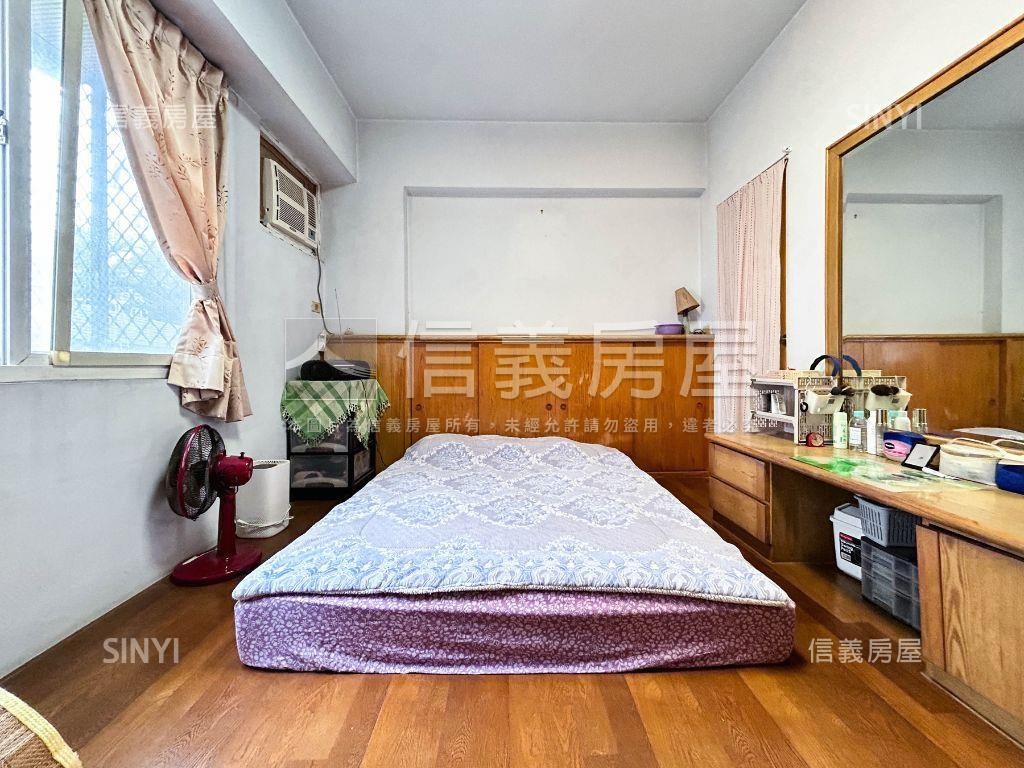 歐洲世界三面採光電梯三房房屋室內格局與周邊環境