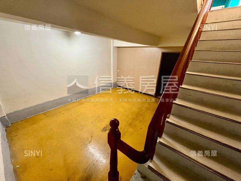 台灣大道邊間透店★公園旁房屋室內格局與周邊環境