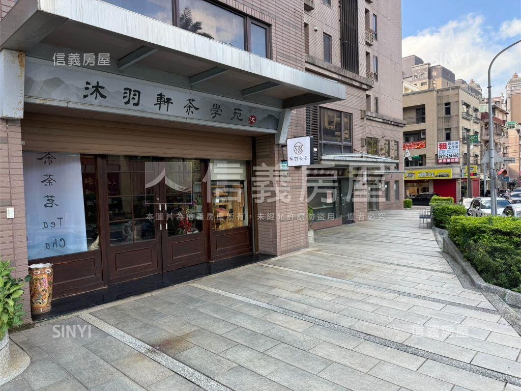 仁愛路挑高臨路店面房屋室內格局與周邊環境