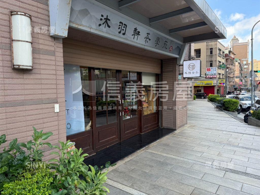 仁愛路挑高臨路店面房屋室內格局與周邊環境