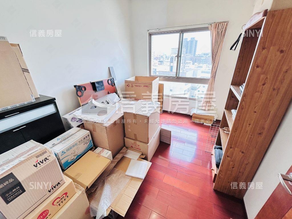 忠孝路麗寶雙陽台三房車位房屋室內格局與周邊環境