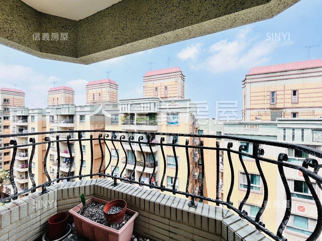 忠孝路麗寶雙陽台三房車位房屋室內格局與周邊環境