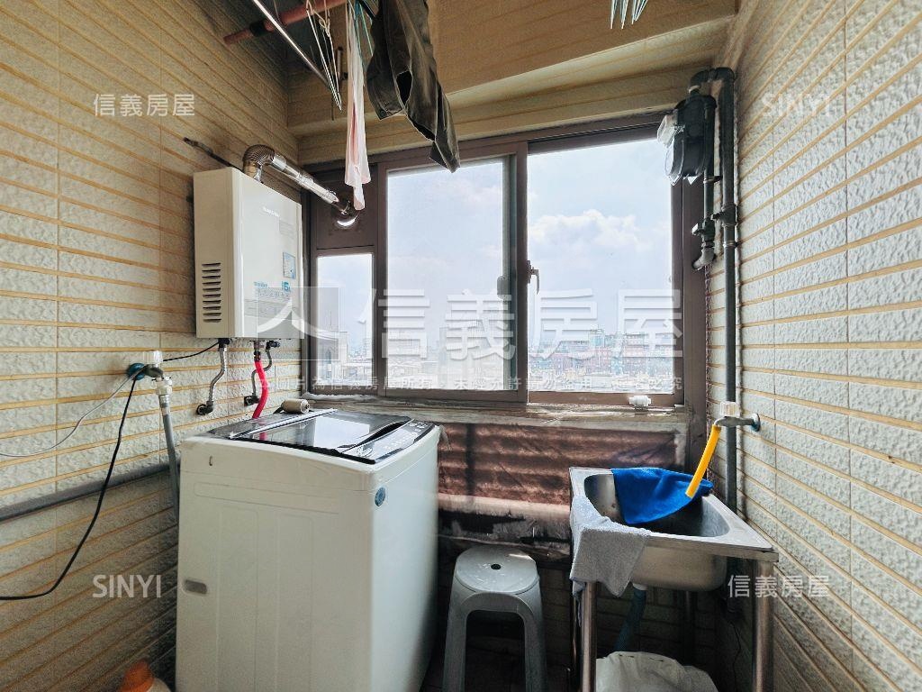 忠孝路麗寶雙陽台三房車位房屋室內格局與周邊環境