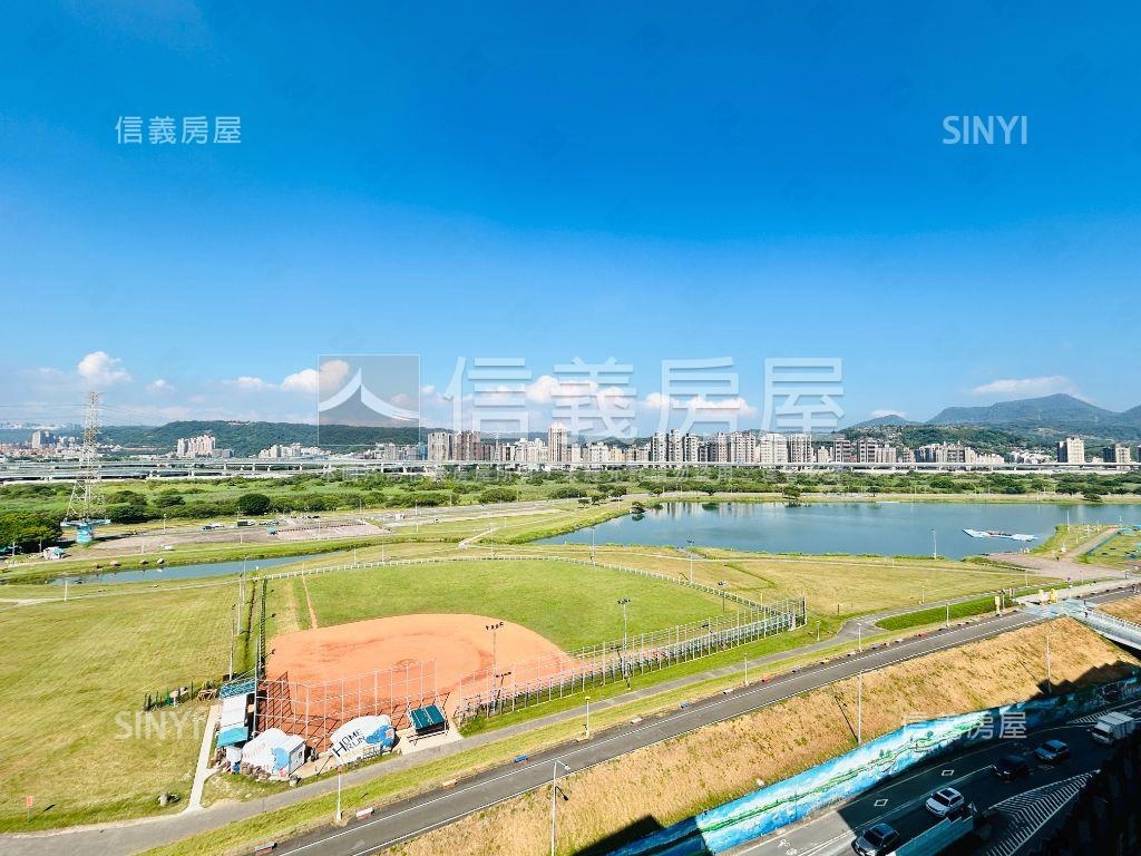 雪梨大戶裝潢附坡平車位房屋室內格局與周邊環境