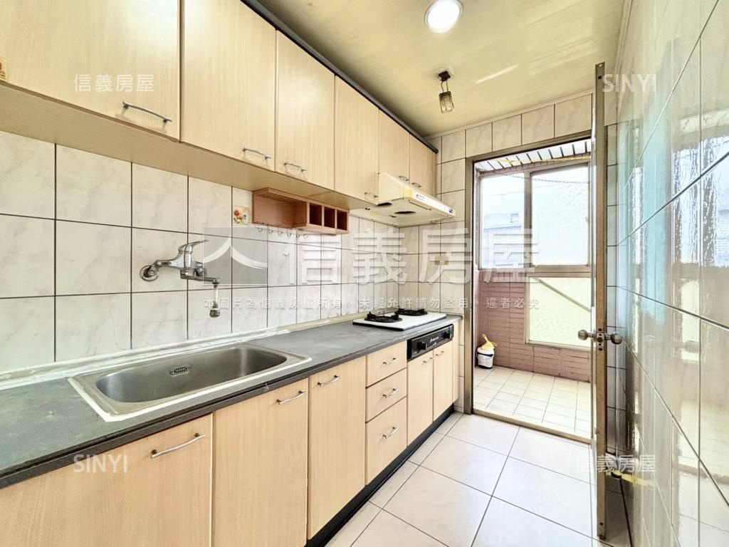 狀元家庭高樓三房休旅車位房屋室內格局與周邊環境