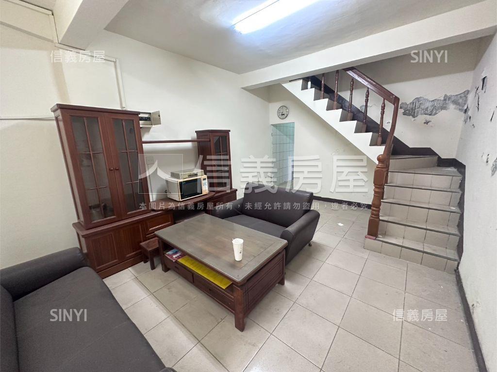 低總價透天房屋室內格局與周邊環境