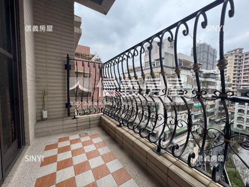 金富帝寶四必成房屋室內格局與周邊環境