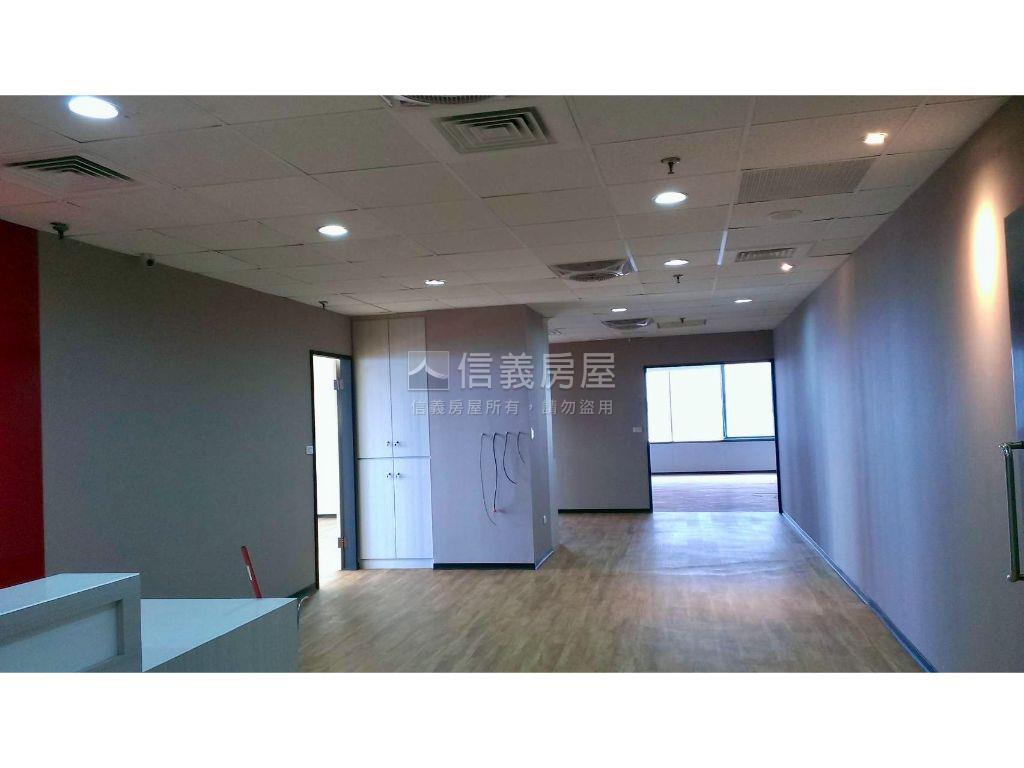 北屯百坪大商辦房屋室內格局與周邊環境