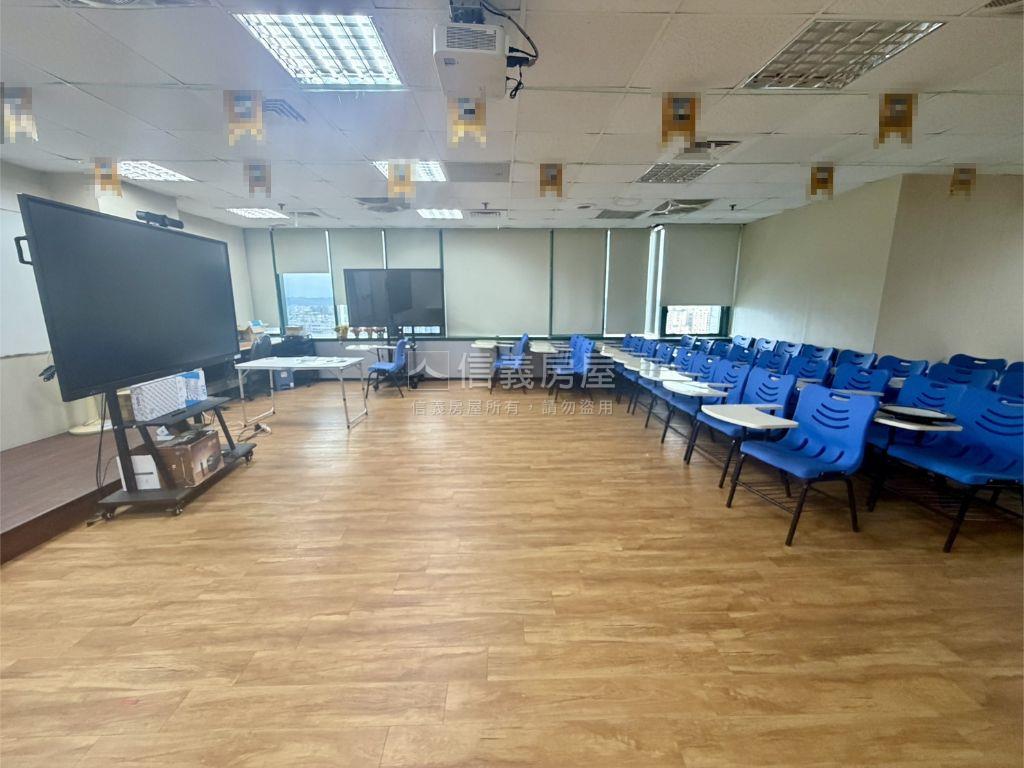 北屯百坪大商辦房屋室內格局與周邊環境