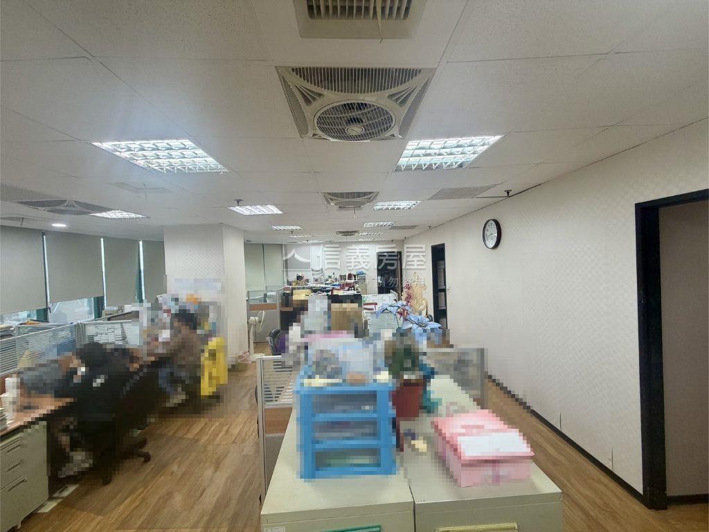 北屯百坪大商辦房屋室內格局與周邊環境