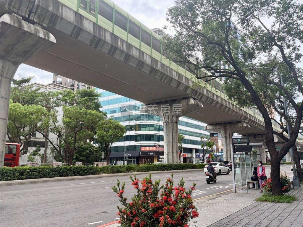 北屯百坪大商辦房屋室內格局與周邊環境