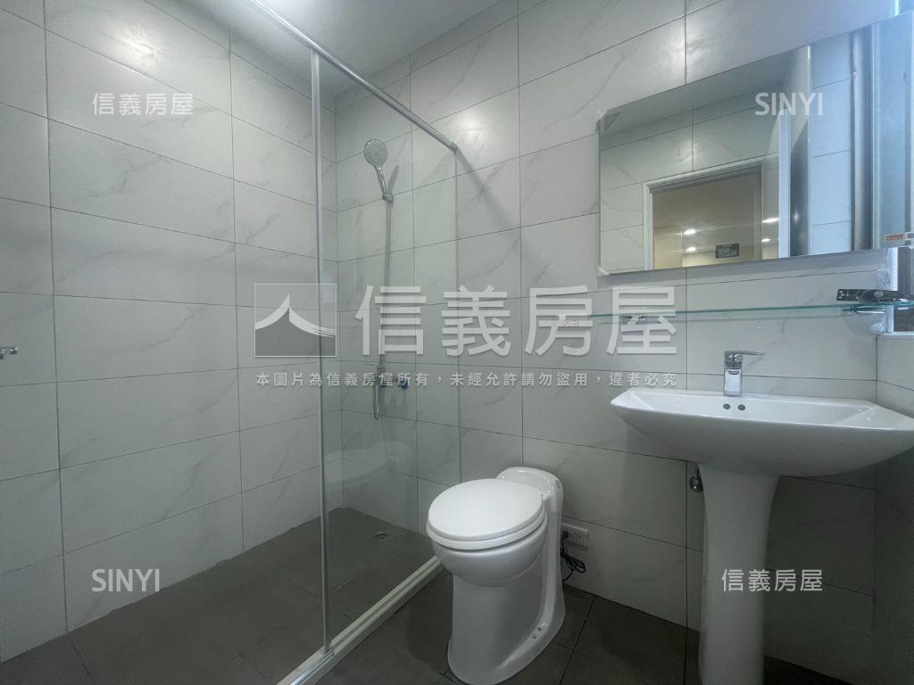 華泰椰泉３房＋平面車位房屋室內格局與周邊環境