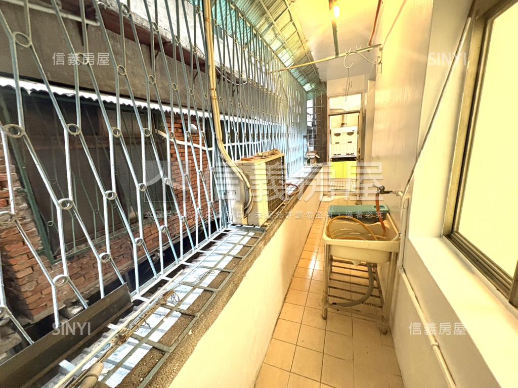 中正路稀有二樓公寓３房房屋室內格局與周邊環境