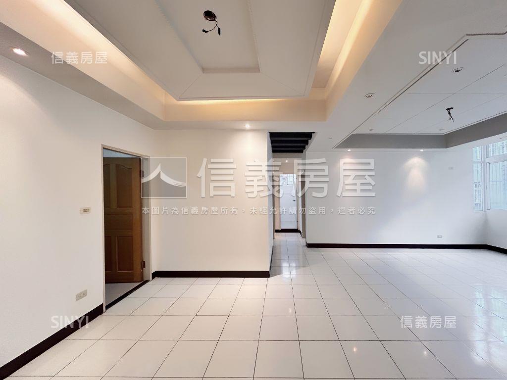 捷運丹鳳民安邊間方正三房房屋室內格局與周邊環境