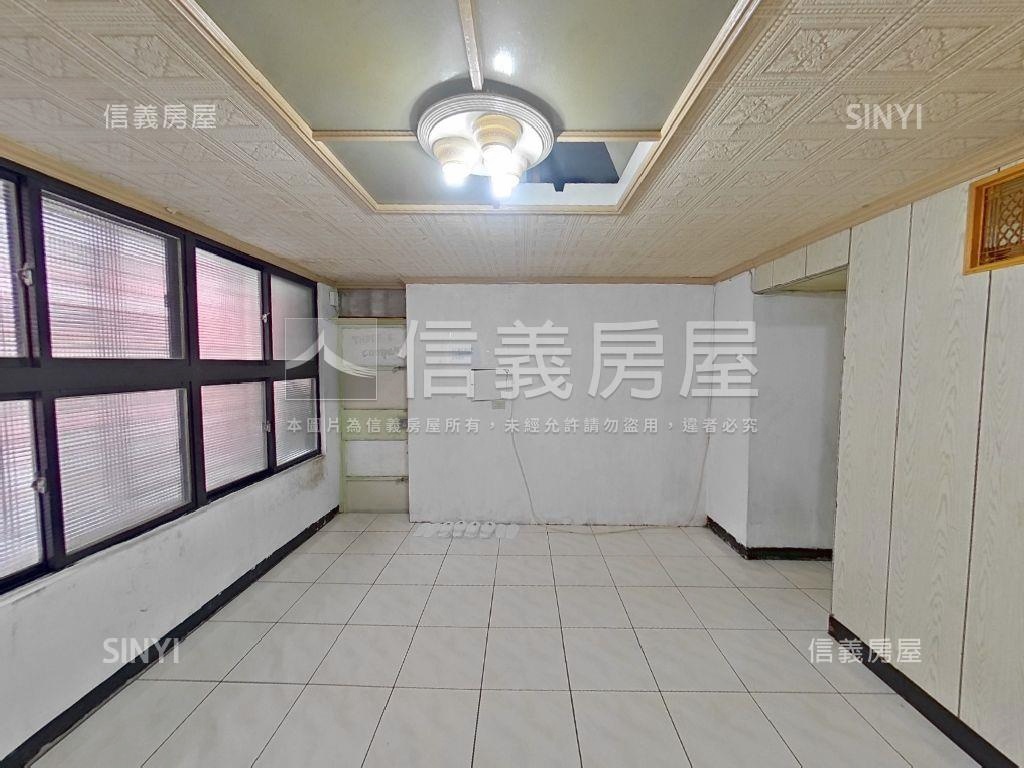 近捷運低總價三樓兩房房屋室內格局與周邊環境