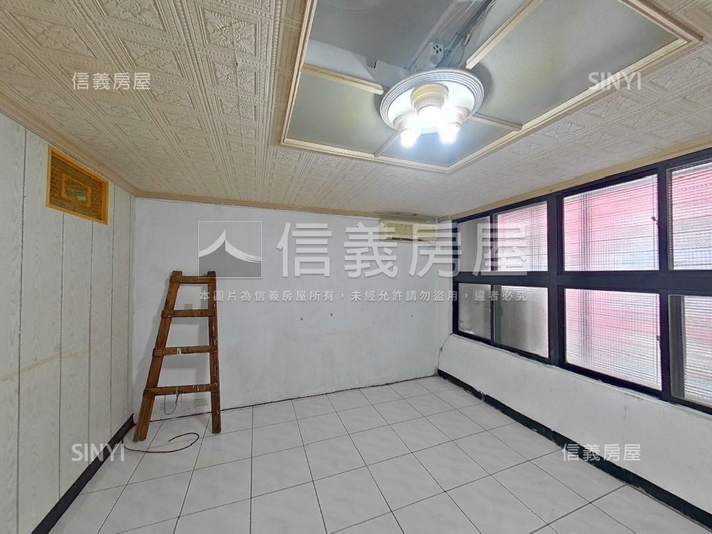 近捷運低總價三樓兩房房屋室內格局與周邊環境