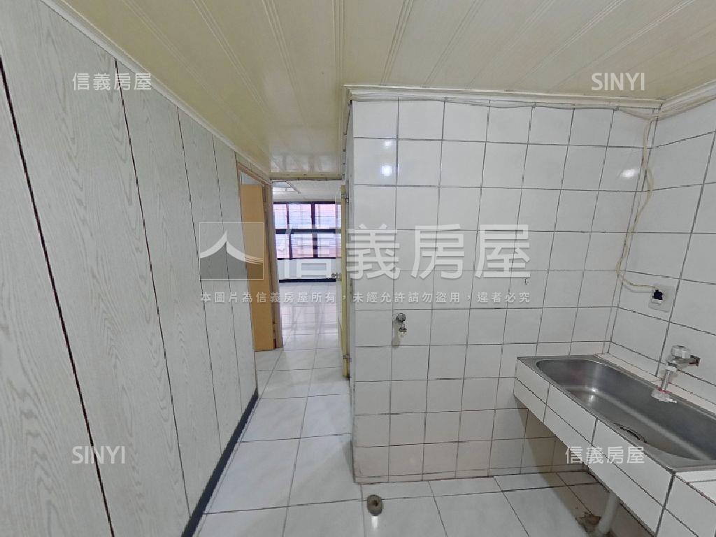 近捷運低總價三樓兩房房屋室內格局與周邊環境