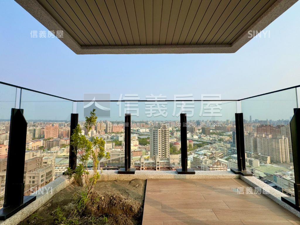 左營高鐵景觀高樓三房平車房屋室內格局與周邊環境