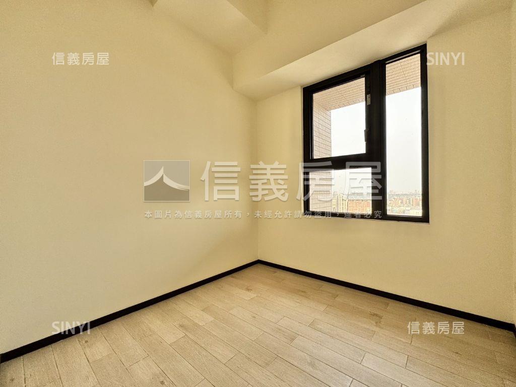 左營高鐵景觀高樓三房平車房屋室內格局與周邊環境
