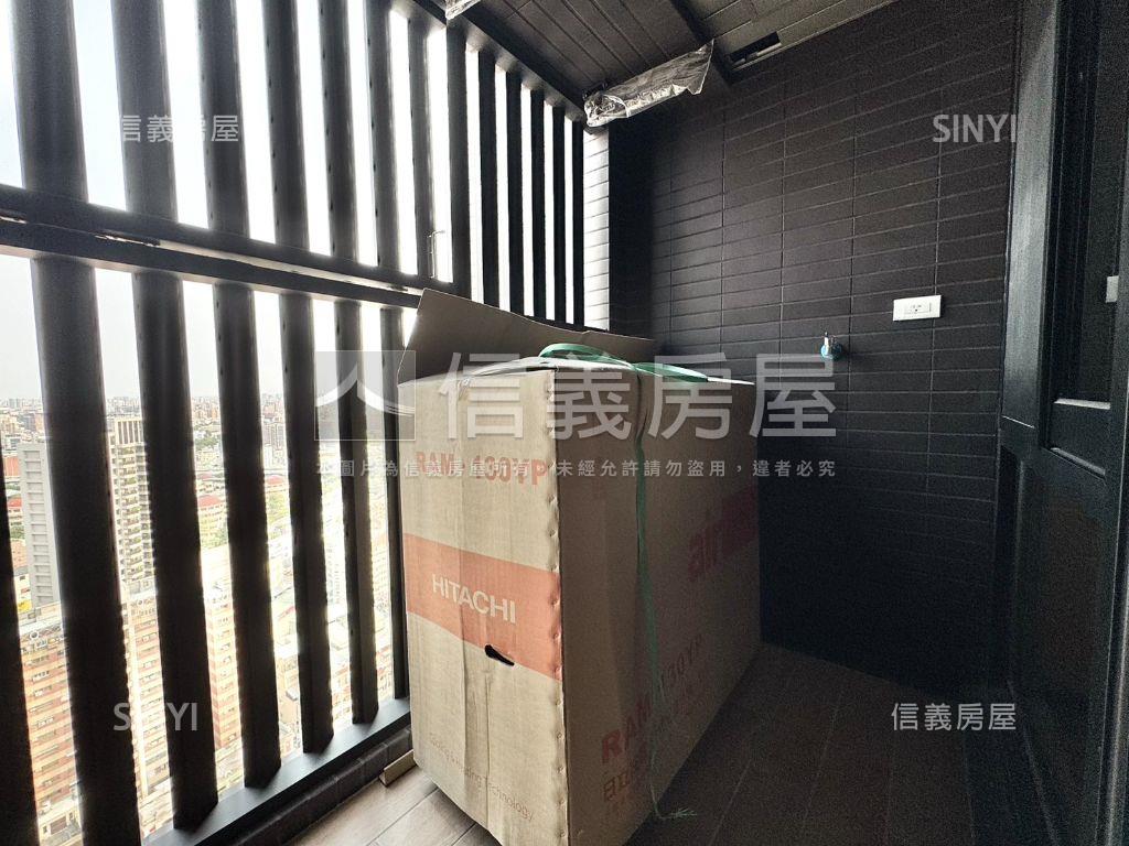 左營高鐵景觀高樓三房平車房屋室內格局與周邊環境