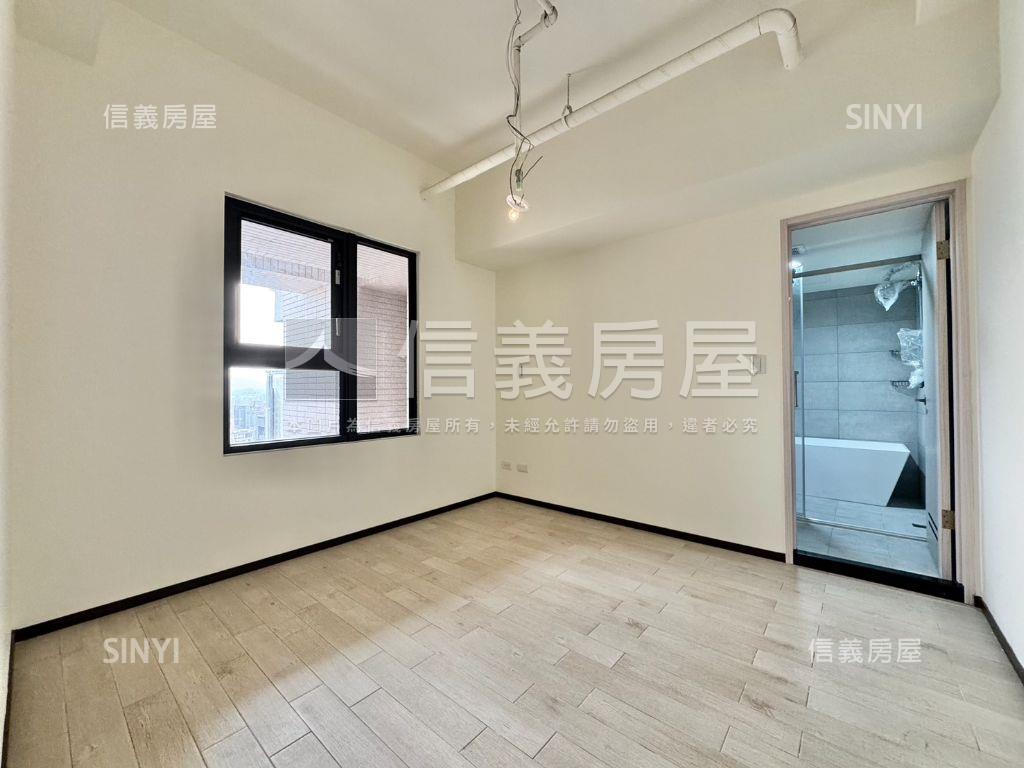 左營高鐵景觀高樓三房平車房屋室內格局與周邊環境