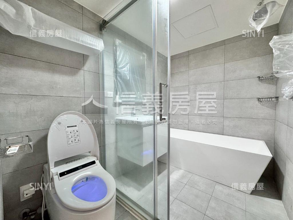 左營高鐵景觀高樓三房平車房屋室內格局與周邊環境