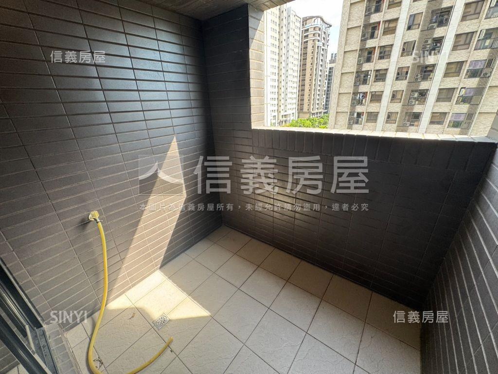 晴空ＳＫＹ三房車位房屋室內格局與周邊環境