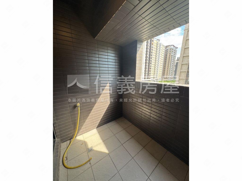 晴空ＳＫＹ三房車位房屋室內格局與周邊環境