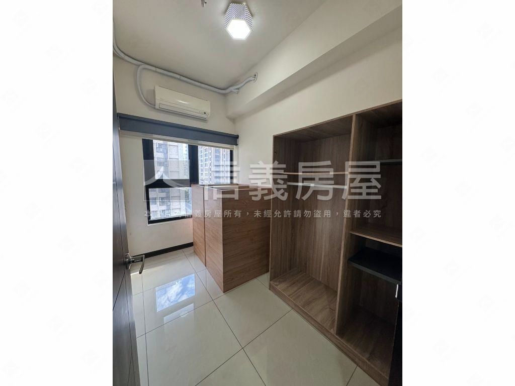 晴空ＳＫＹ三房車位房屋室內格局與周邊環境