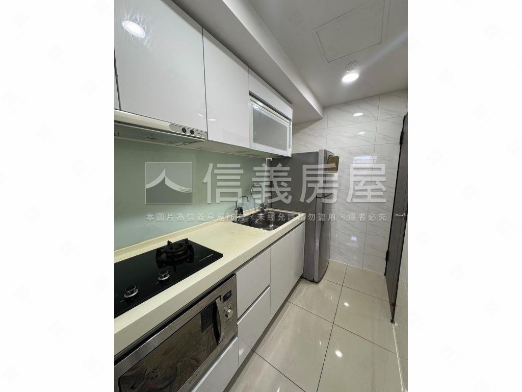 晴空ＳＫＹ三房車位房屋室內格局與周邊環境