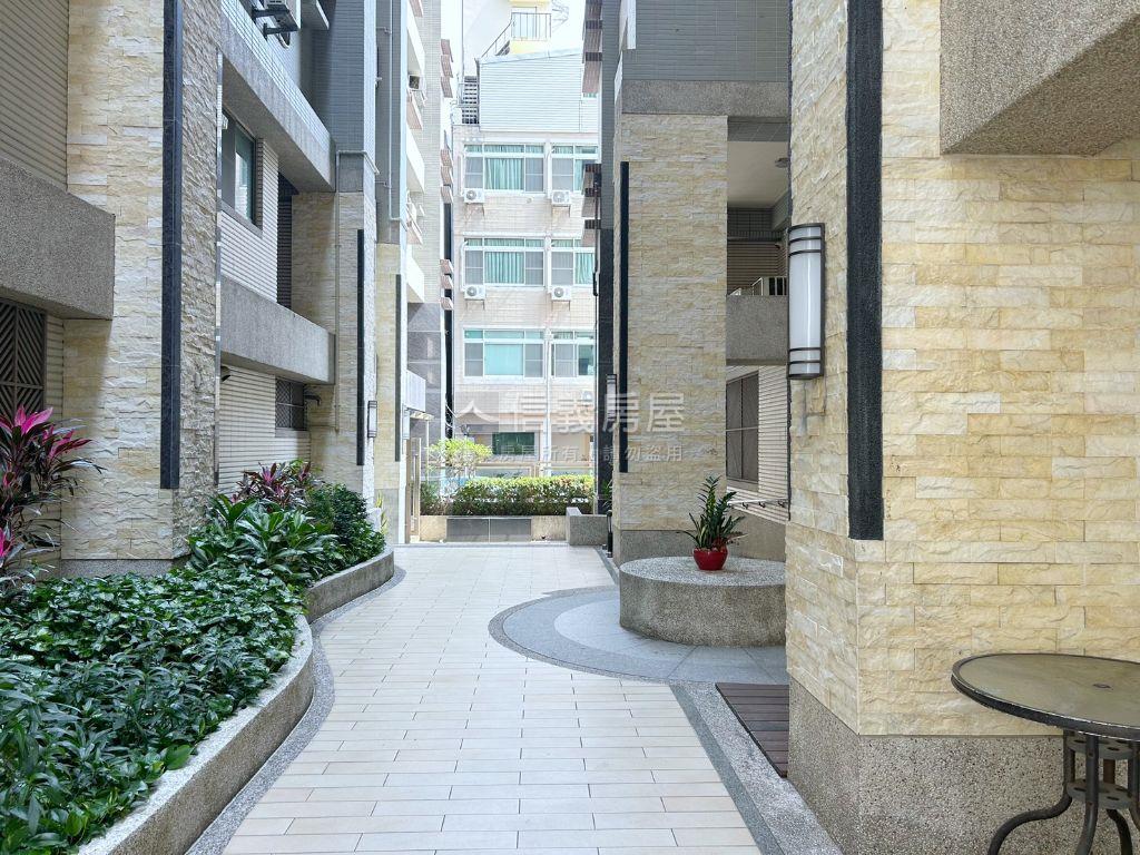 海揚駁二旁正三房房屋室內格局與周邊環境
