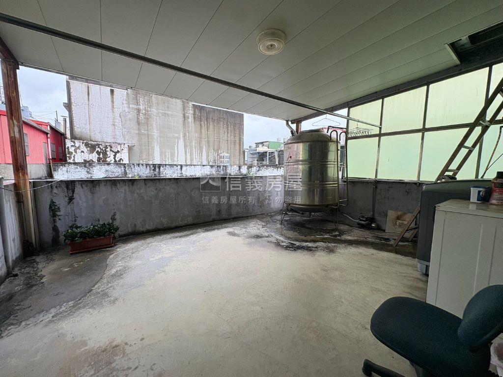 華仁街大面寬有車庫透天房屋室內格局與周邊環境