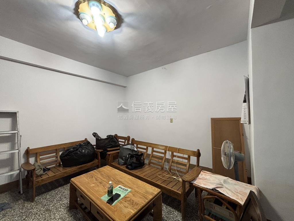 真理街稀有公寓大空間房屋室內格局與周邊環境