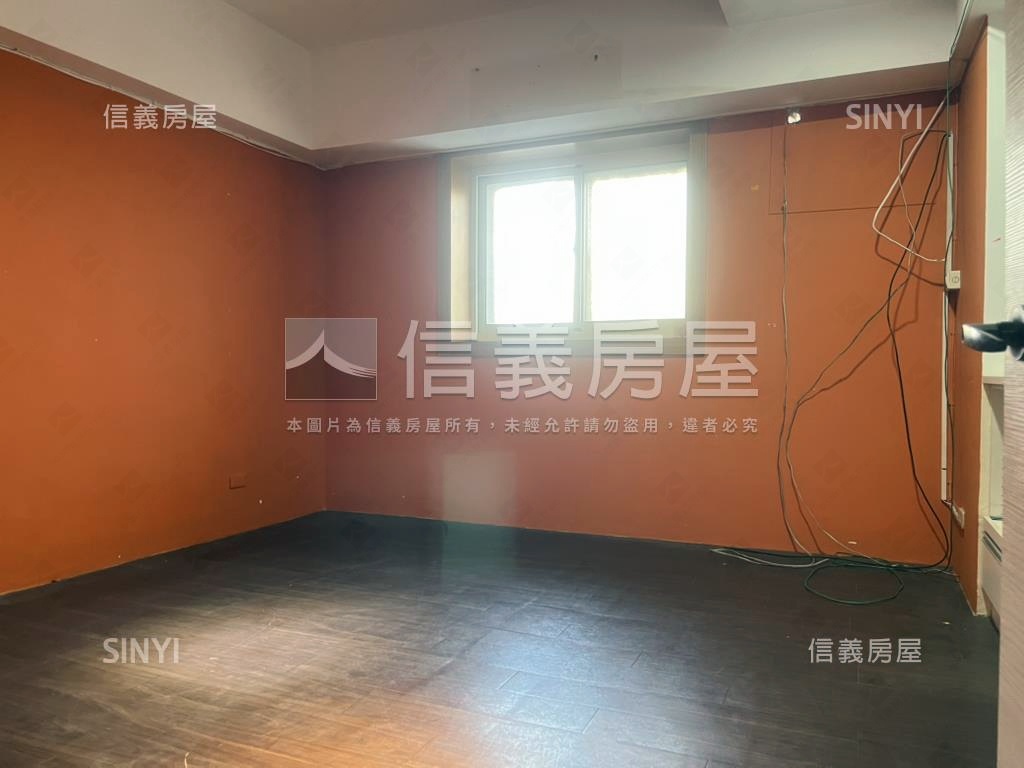 正向上路黃金店面１－３樓房屋室內格局與周邊環境