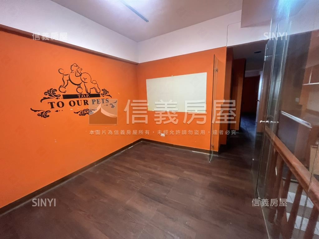 正向上路黃金店面１－３樓房屋室內格局與周邊環境
