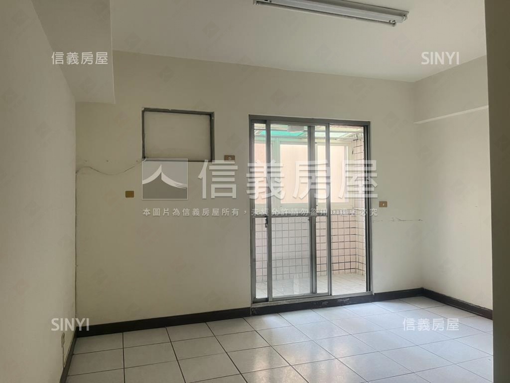 正向上路黃金店面１－３樓房屋室內格局與周邊環境