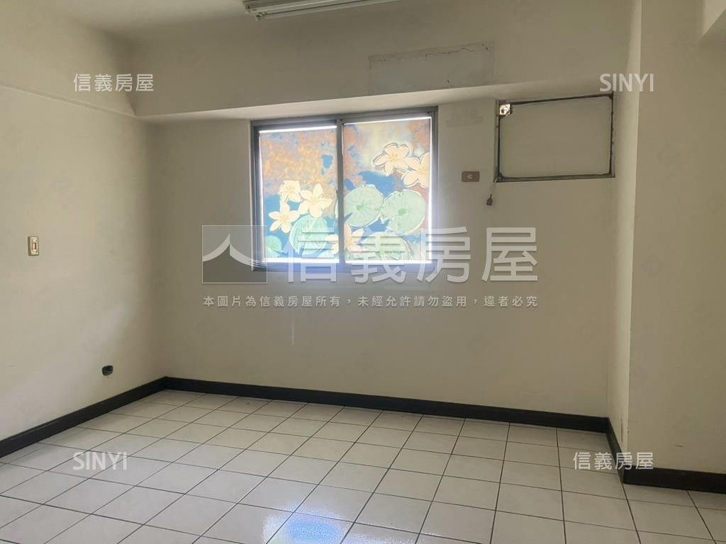 正向上路黃金店面１－３樓房屋室內格局與周邊環境