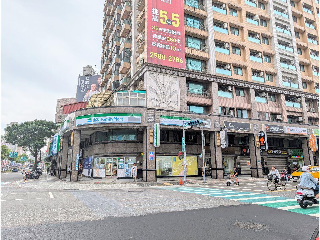 全家黃金三角窗房屋室內格局與周邊環境