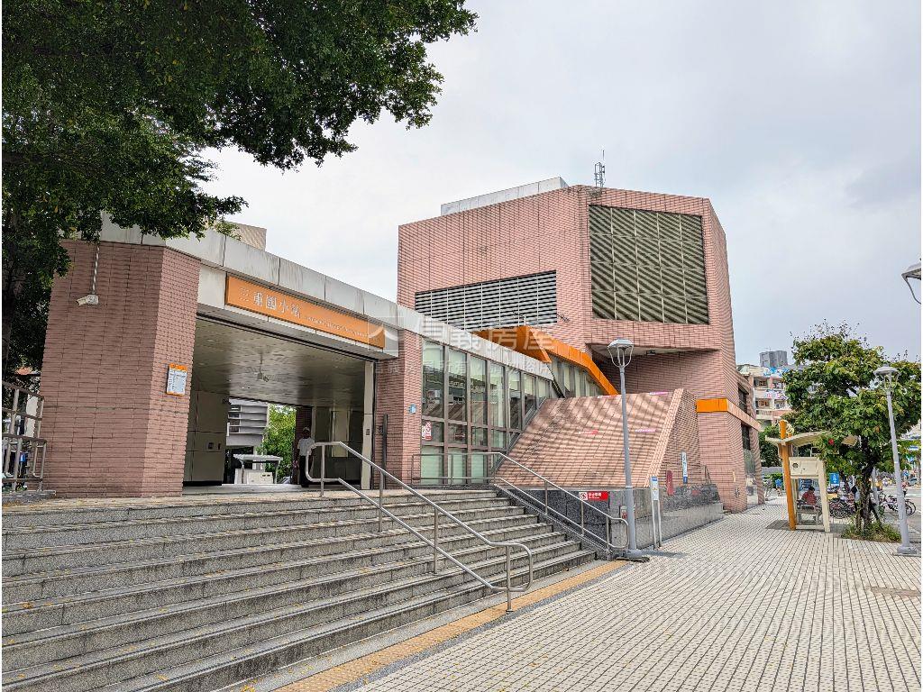 全家黃金三角窗房屋室內格局與周邊環境